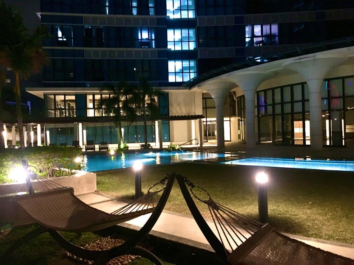 Daniella'S Modern & Cozy Suite In Uptown Bgc Манила Экстерьер фото
